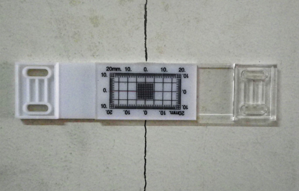 Fessurimetro Mod. FEP 01       